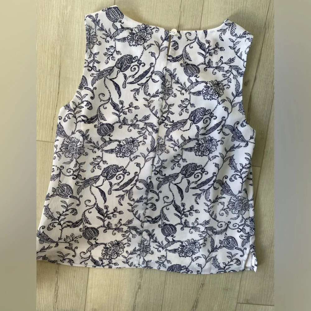 Shell Tank Top - Picture 3 of 4